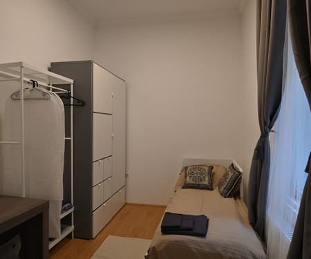 Trendy 4 bedrooms apartment - Nefelejcs street