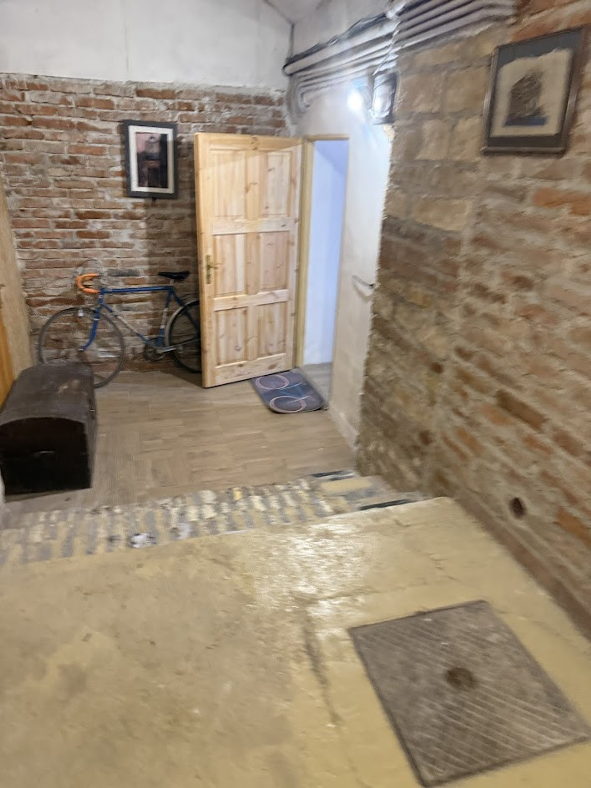 CHODBA PRED APARTMANEM 
