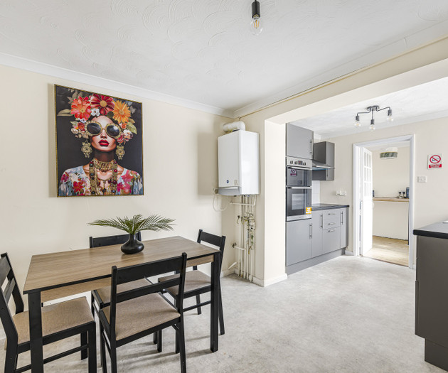 The Ipswich Snug Spacious 3BR Retreat FREE Parking