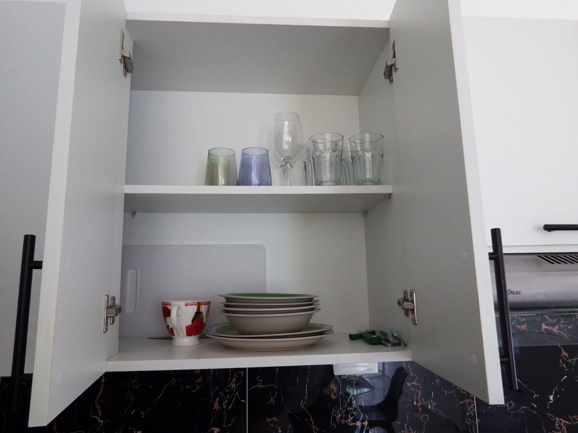 Full kitchen image 1