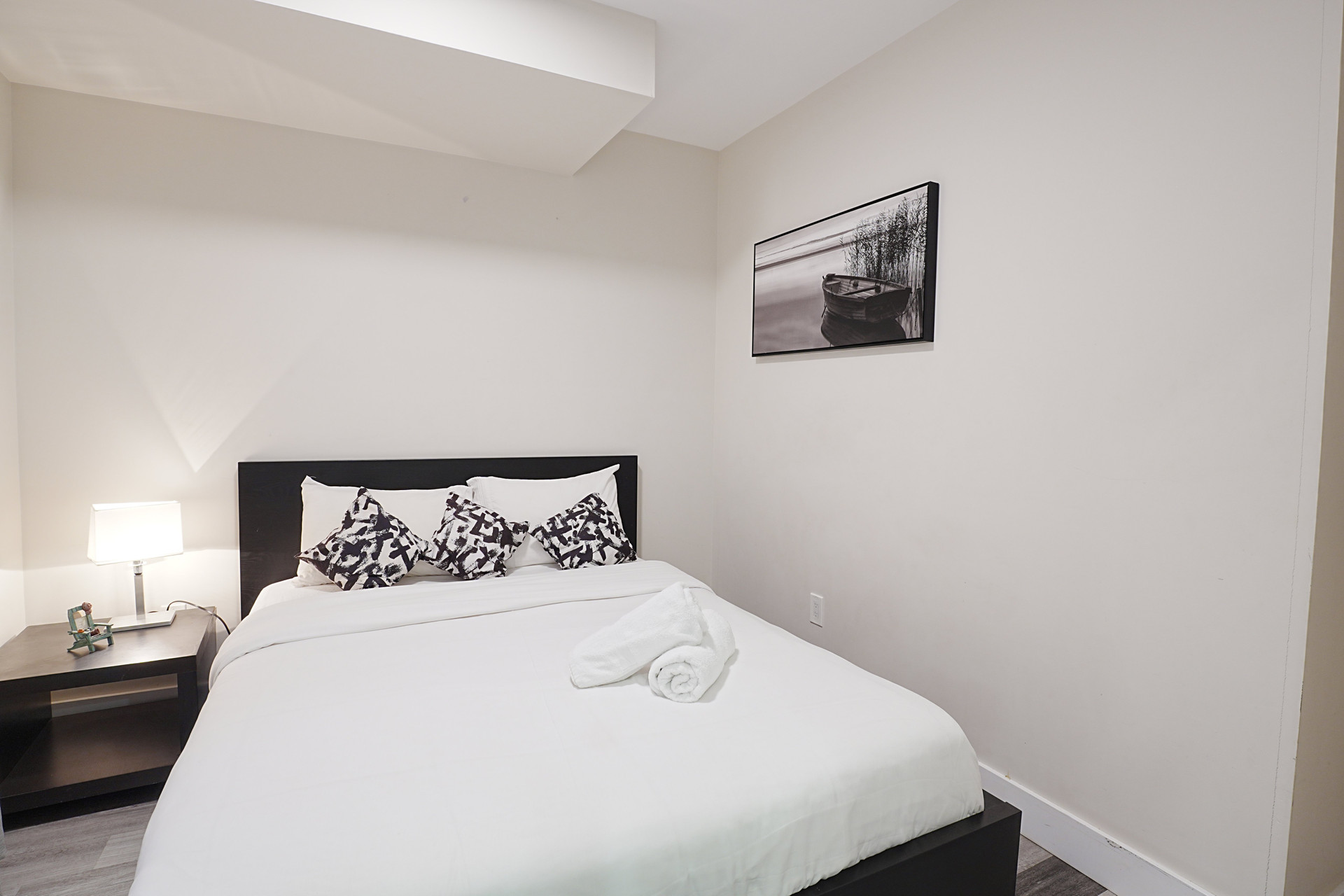 Cozy bedroom with queen bed