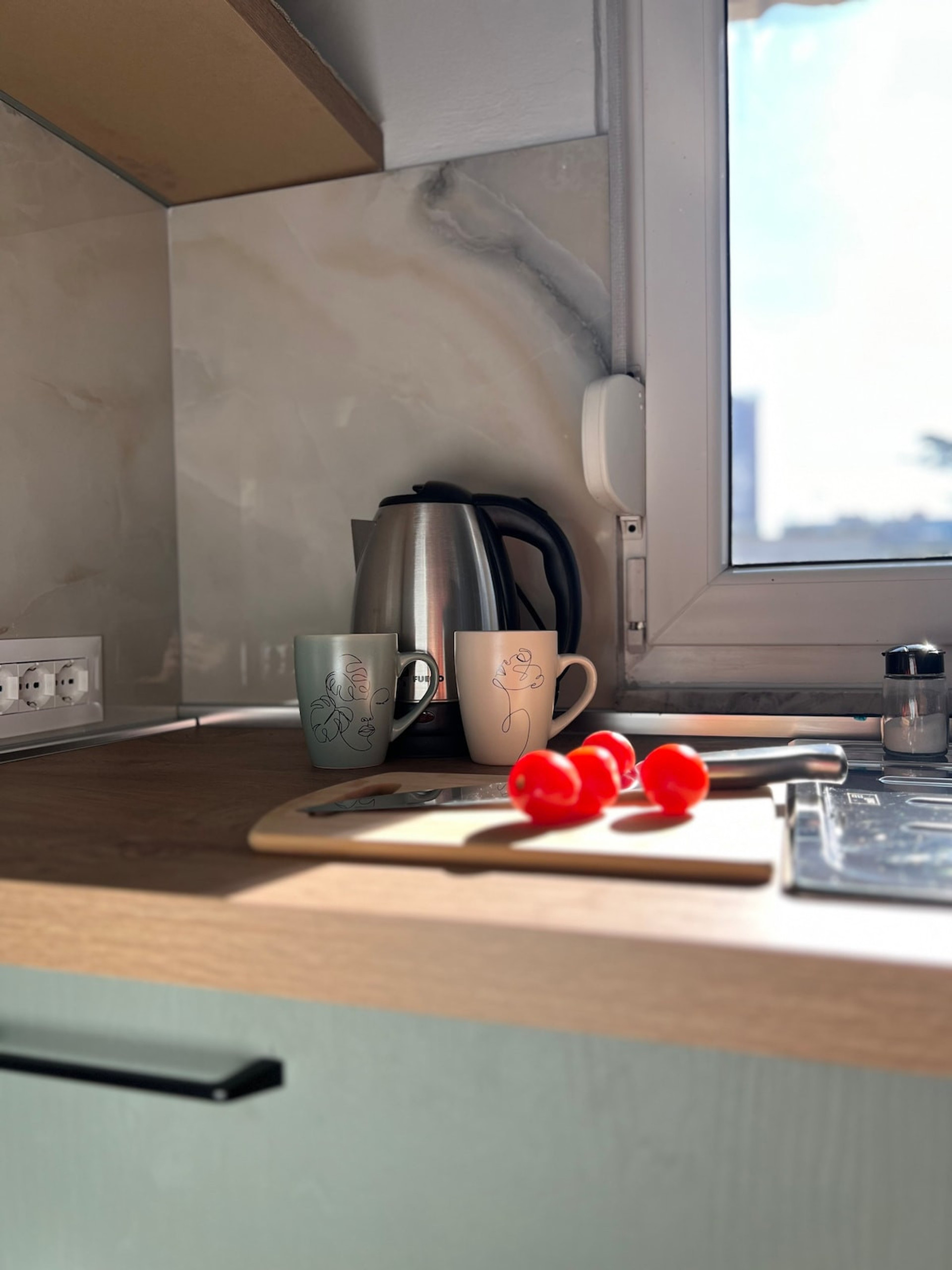 Full kitchen