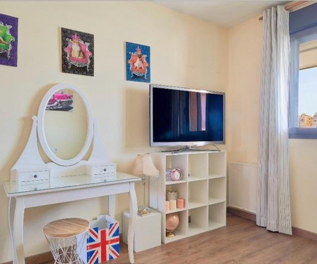 Holidays2Malaga Heroe de Sostoa with pool next to