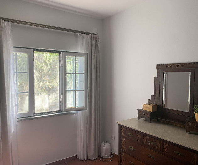Furnished 1-Bedroom Retreat Near Óbidos | All-Incl