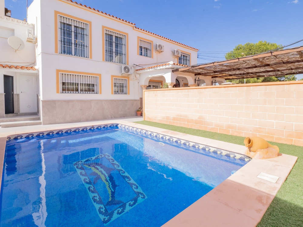 Cubo's Villa Paraiso preview