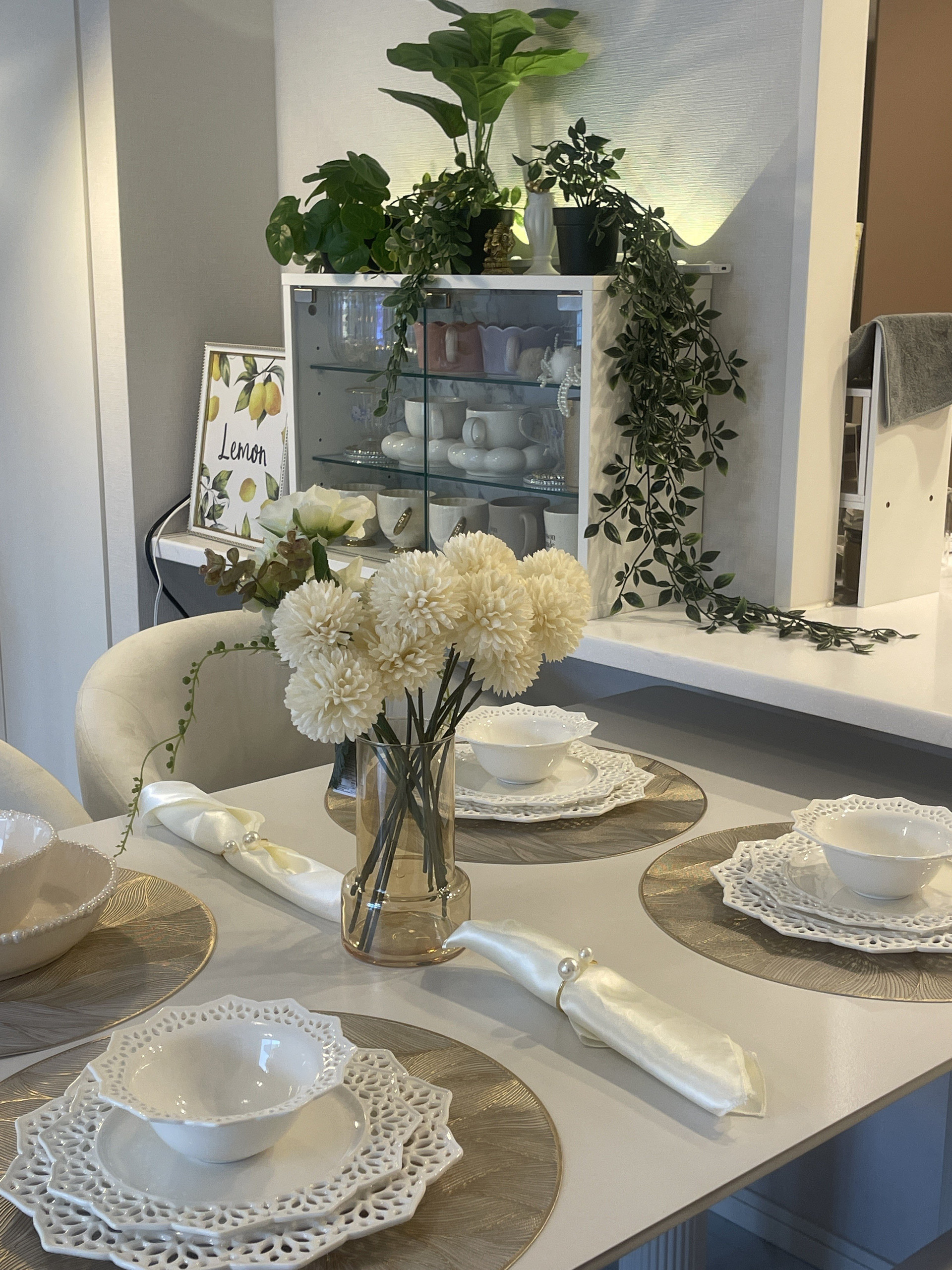 Dining table set