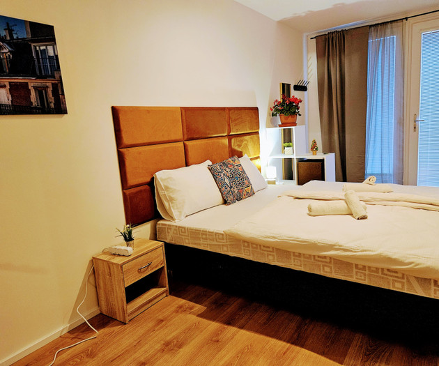 Family 2BR for 1-8 guests | Garden, Parking, Gym