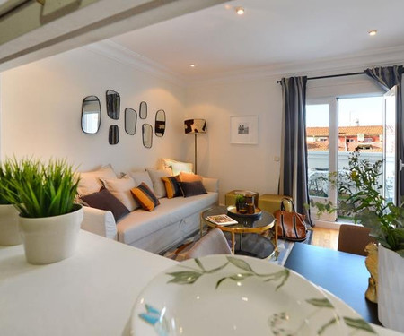 HOMEABOUT PUERTA DEL SOL APARTMENT