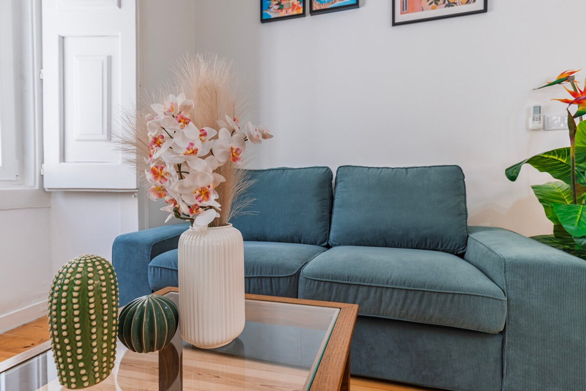 Living room image 2
