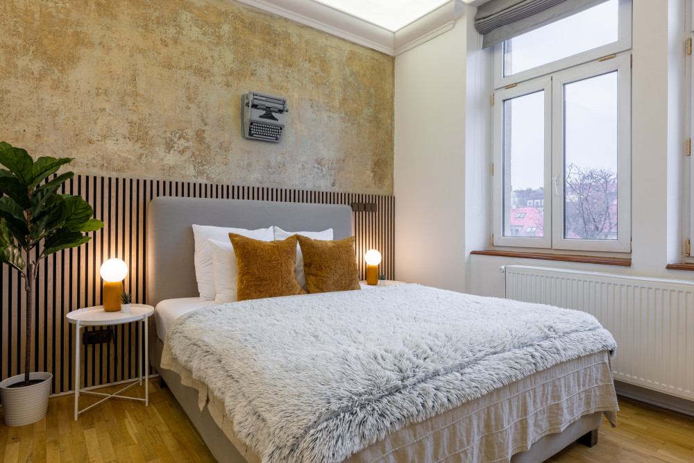 45 sqm bright room with shared bathroom preview