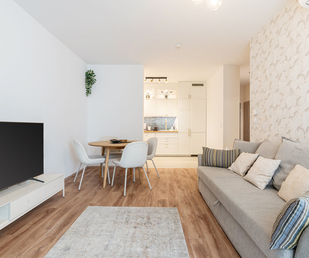 Stylish Apartment with Balcony, Garage & Cleaning