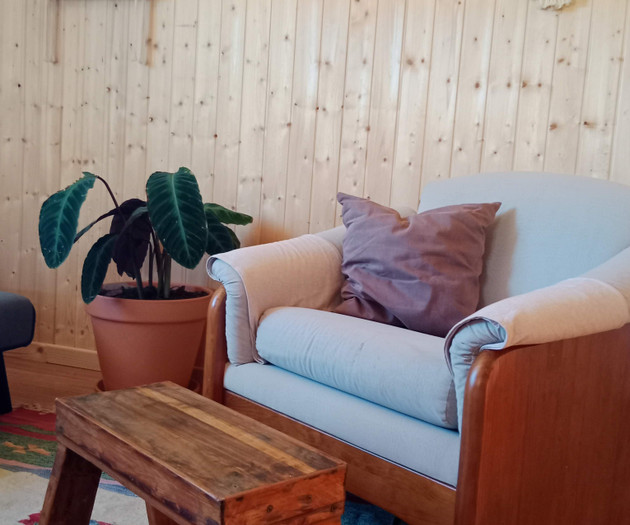 Private 2-Bedroom House Near Malhão Beach