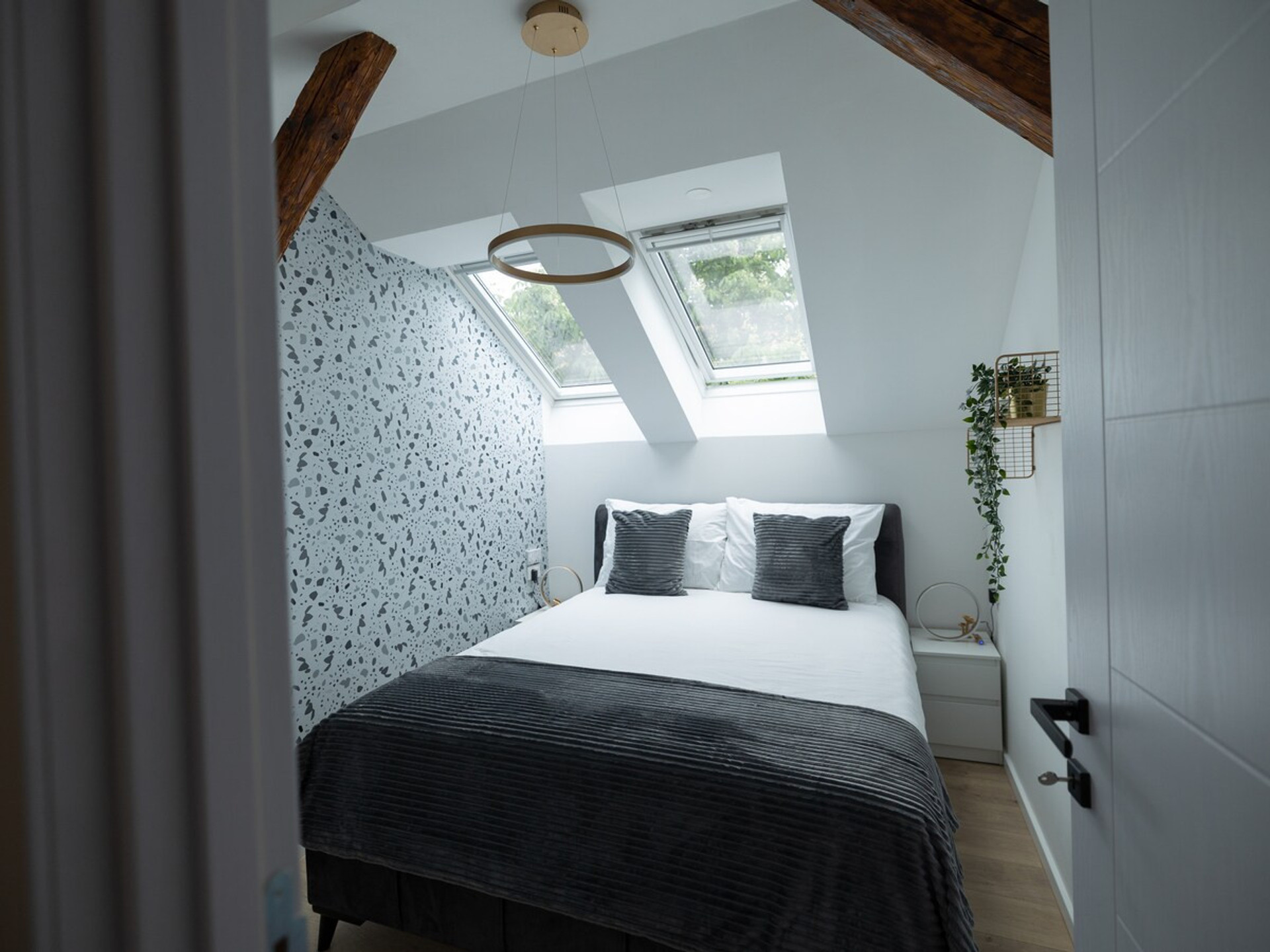 Bedroom image 1