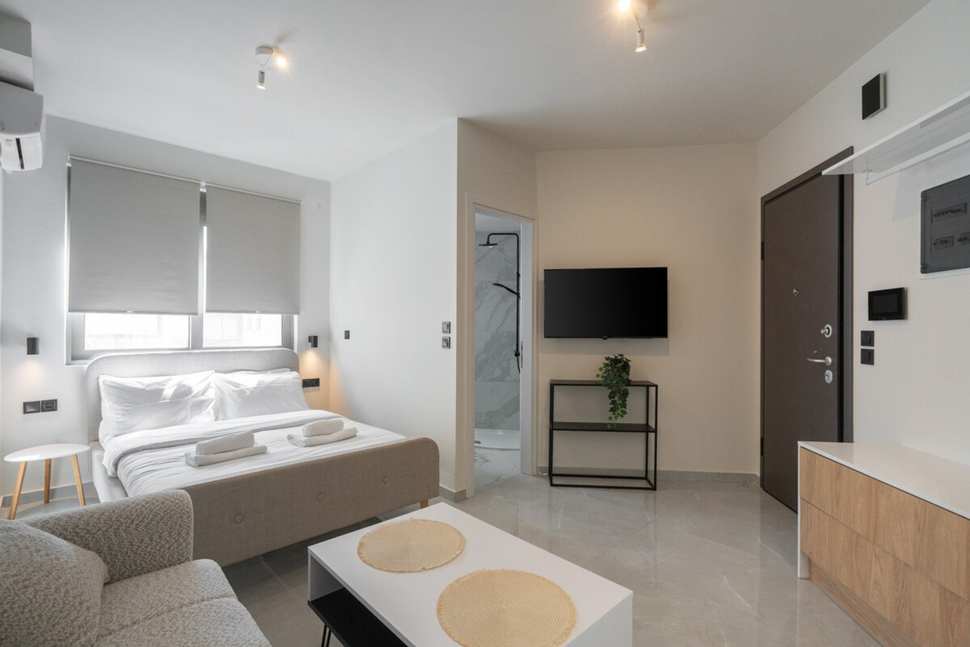Living area image 3