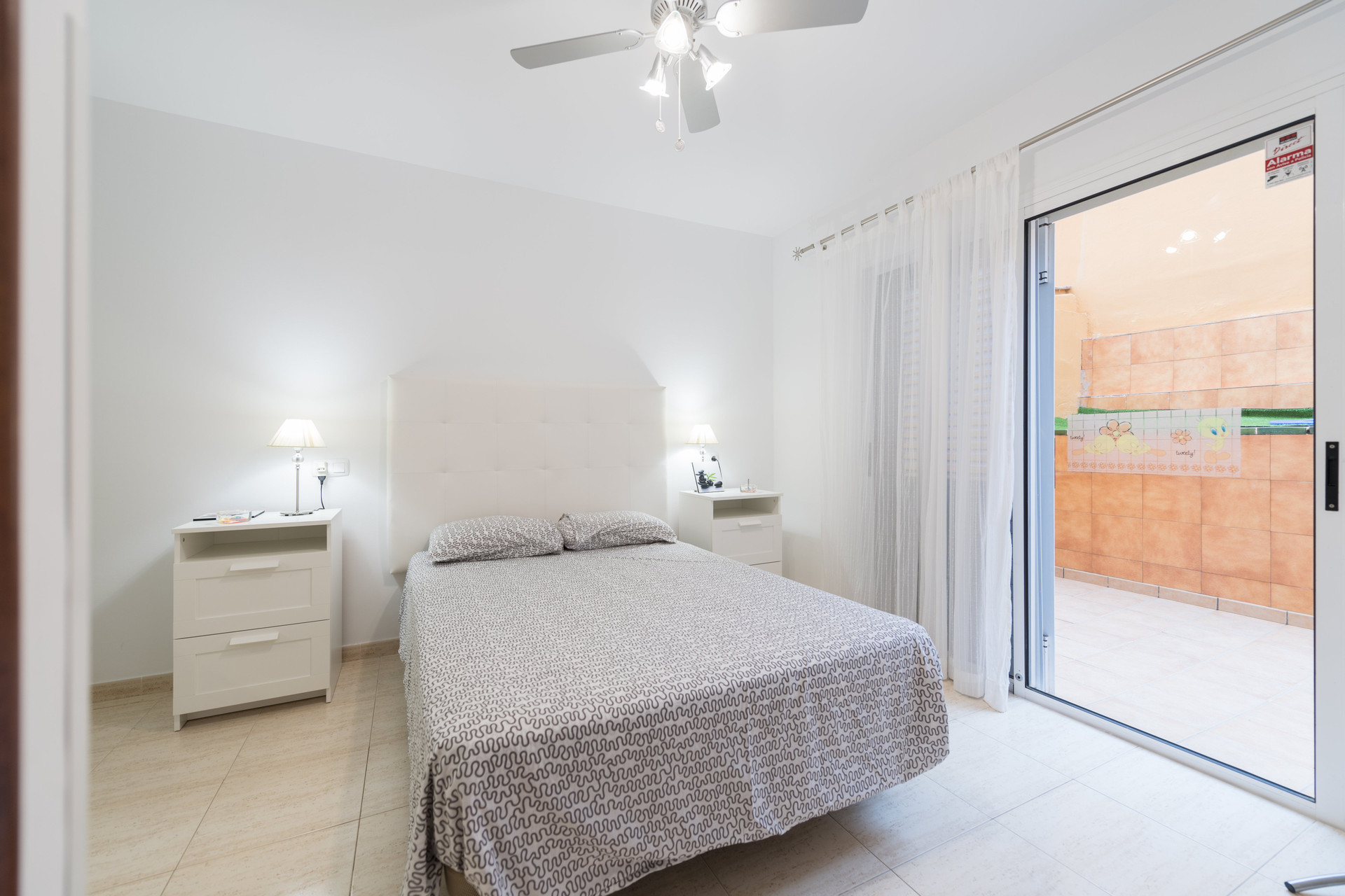 Double bedroom with sliding door