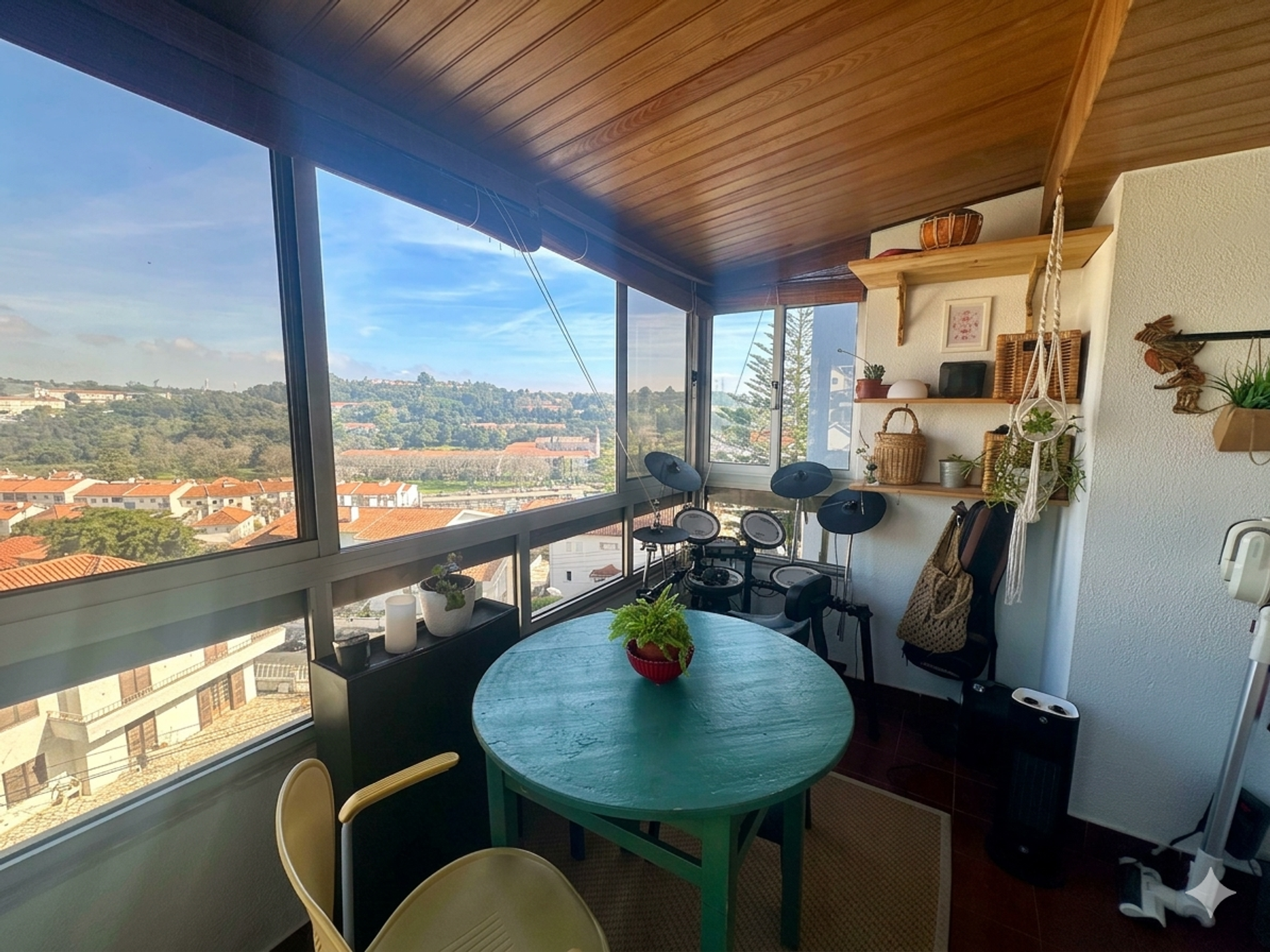 sunrise breakfast and v-drumming room
