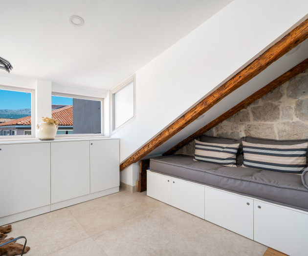 “Stylish 2 BR Retreat on Split’s Seaside Riva“