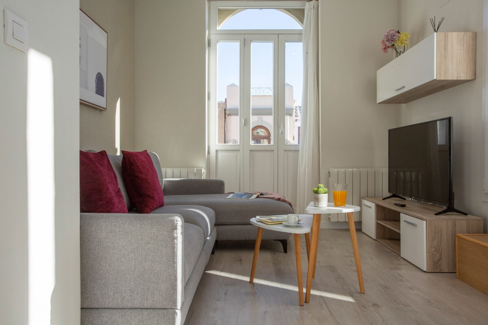 Living room image 3