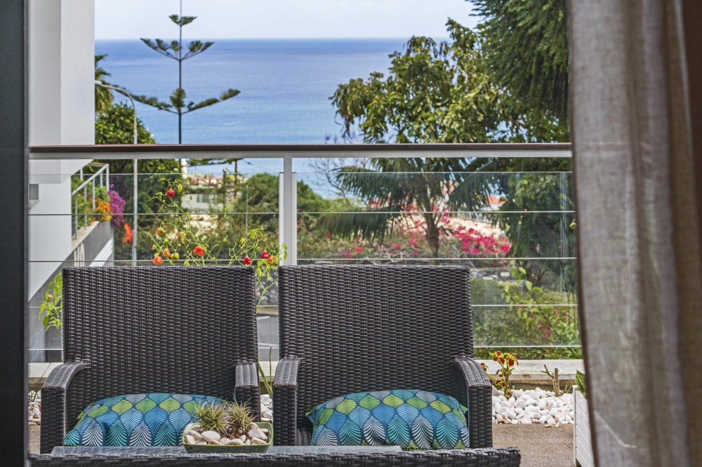 Near the Funchal centre, with outdoor space and se