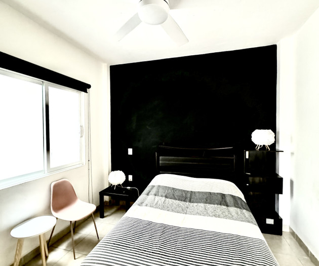 Flat 1/3_ 500mbps Wifi, Desk with office chair