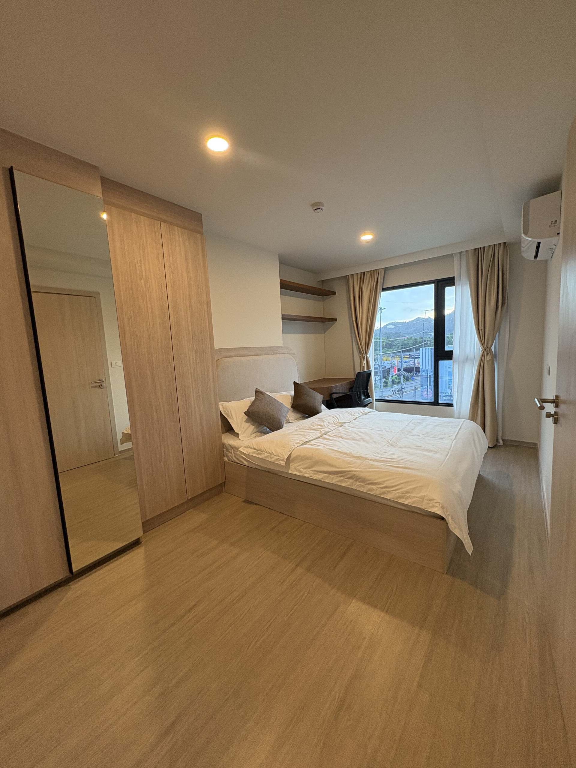 1st Bedroom with wardrobe and desk