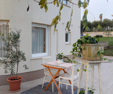 Mare et Terra-Mediterranean apartment with terrace