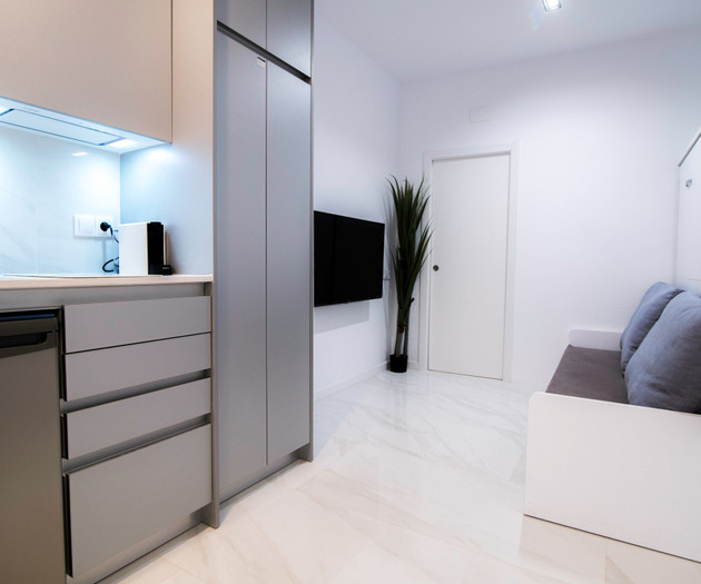 SleekLofts Queen-Bed Studio near City of Arts