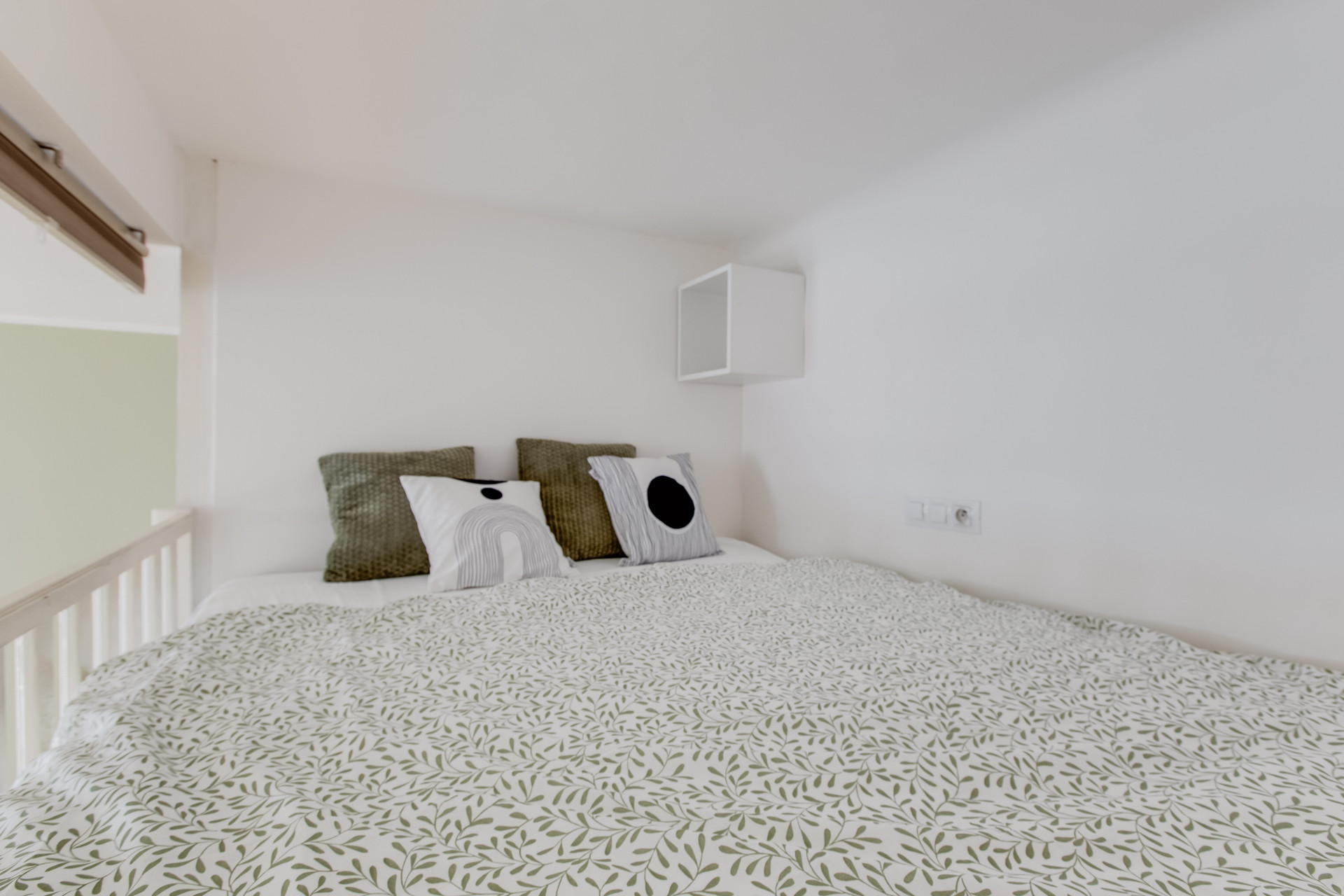 Lot inside the bedroom