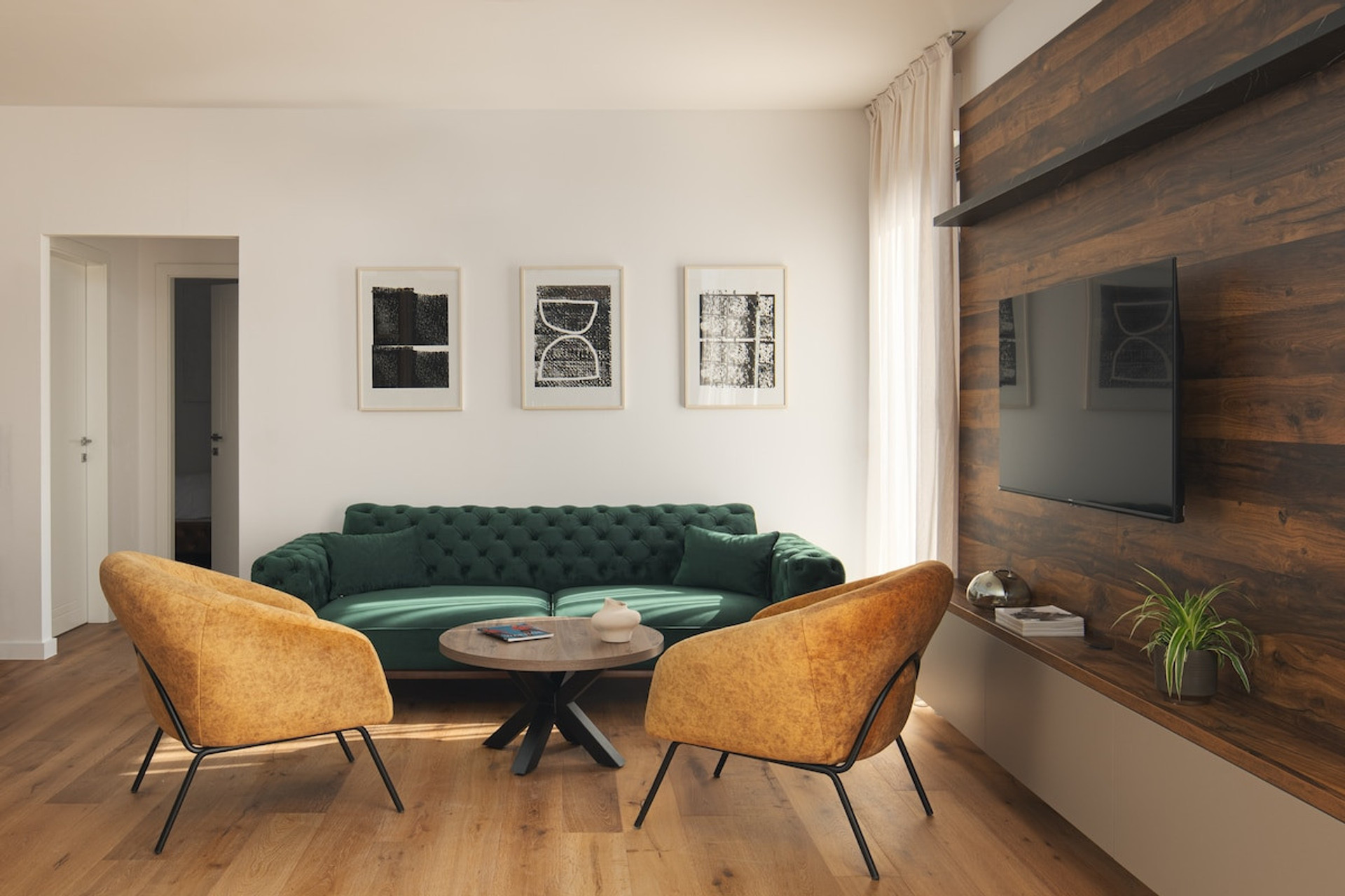 Living room image 1