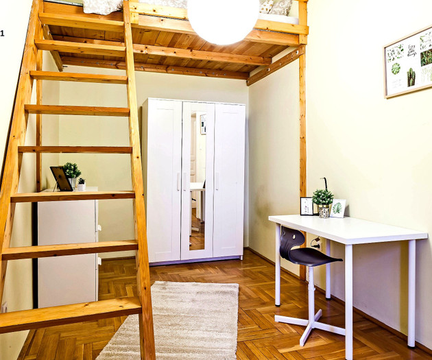 Quiet Private Room | Kazinczy Street