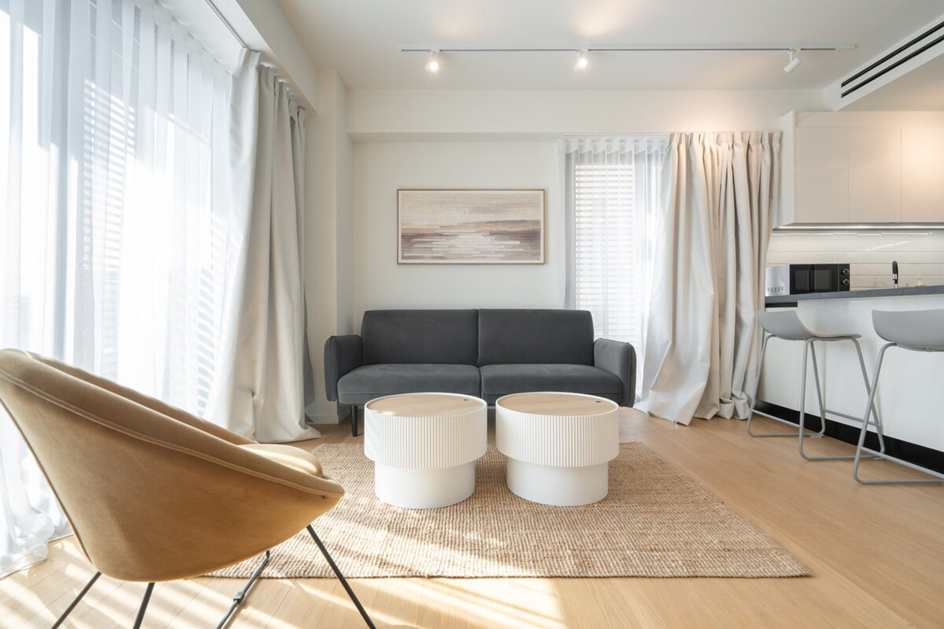 Living room image 2