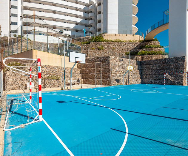 Luxury Beachfront Apt | Heated Pool, Gym & Seaview