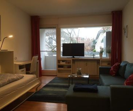 One-bedroom apartment with balcony, Steglitz