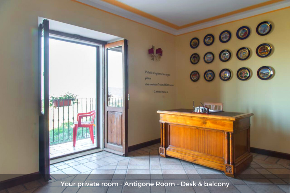 Creative home & coliving - Antigone triple room