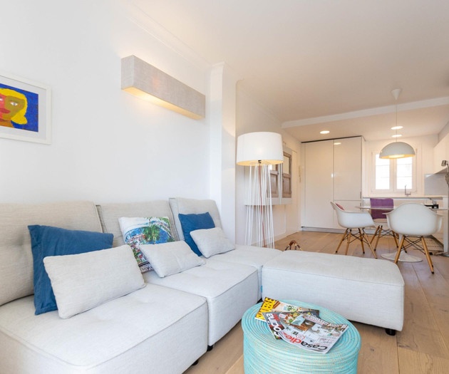 Sea, apartment with sea views, in first line of th