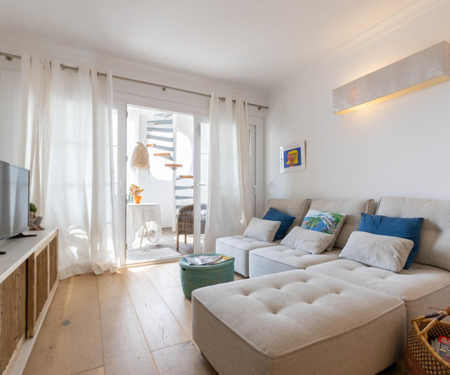 Sea, apartment with sea views, in first line of th