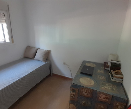 Room to rent near Reina Mercedes University Campus