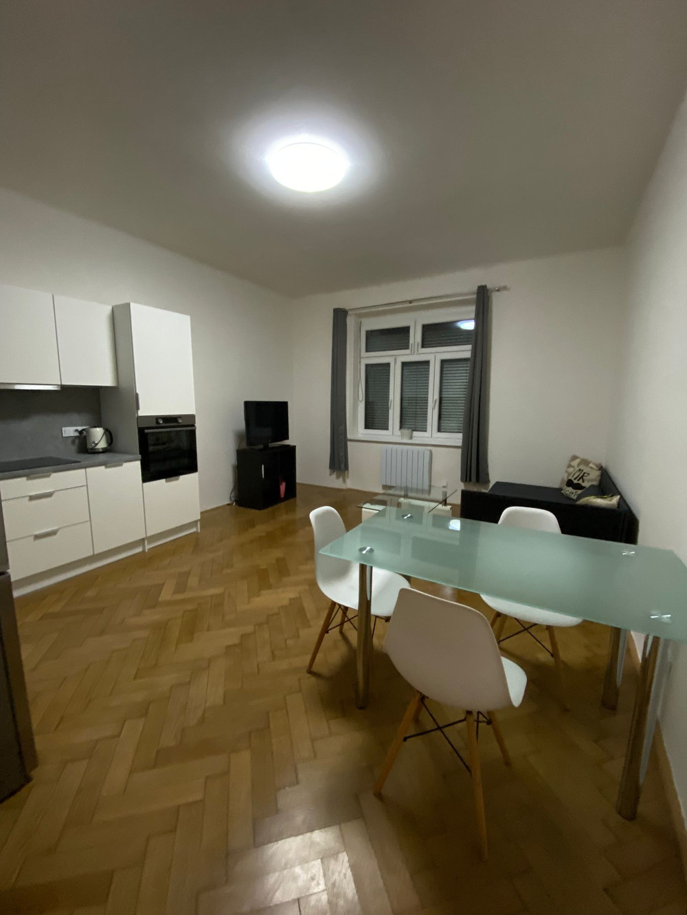 Bright and Modern 2+kk Apartment Close to Vyšehrad preview