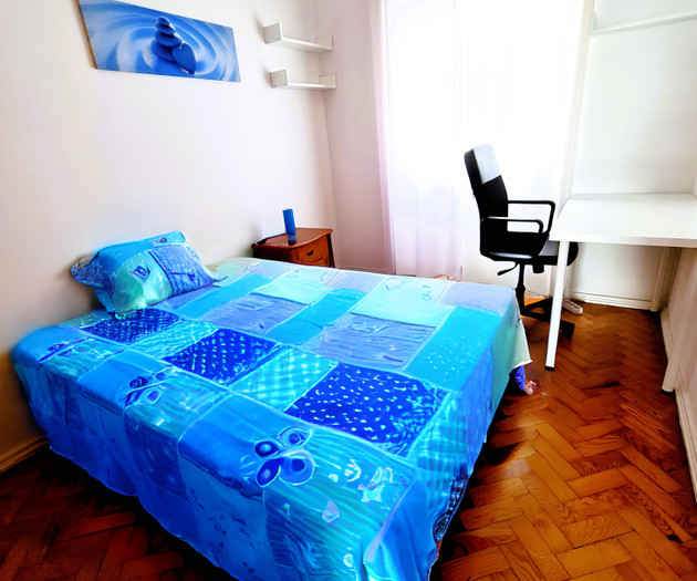 Private room for male only in Santa Apolónia
