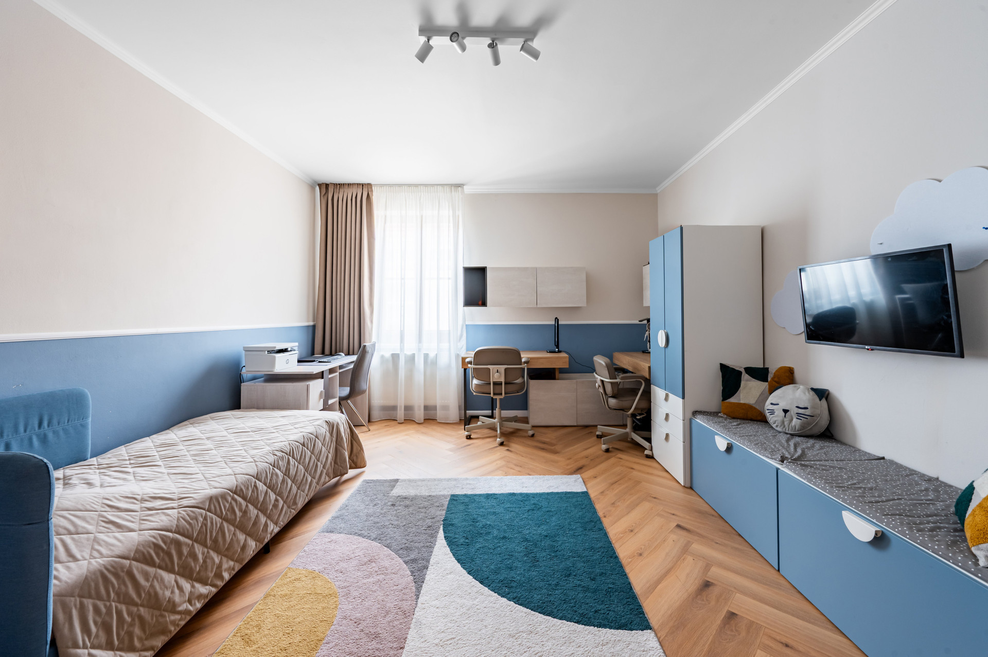 Kids room with blue decor
