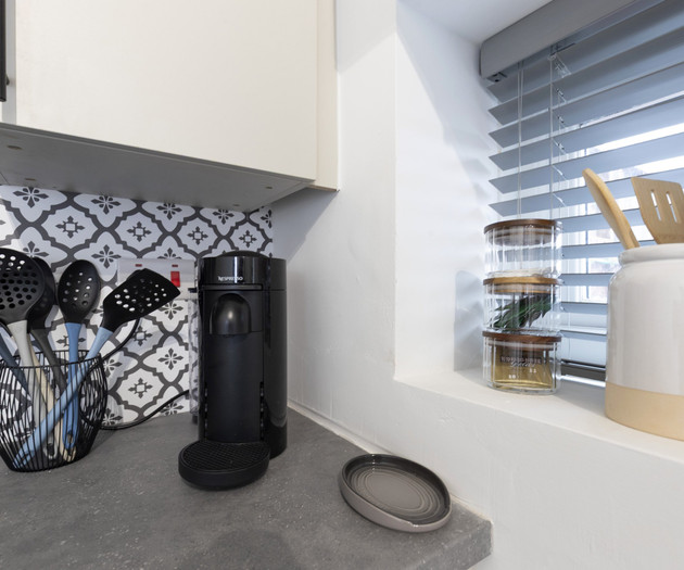The Cosy Pavilion: Stylish 2BR Free Street Parking