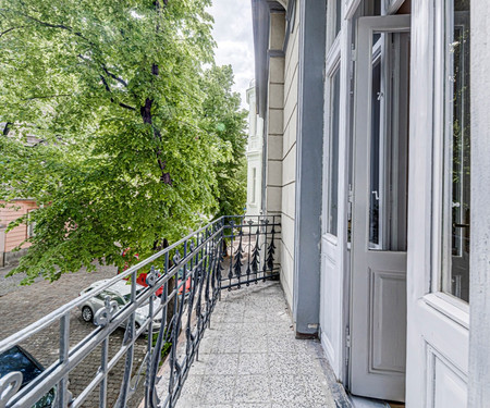 Charming renovated apartment with balcony,elevator