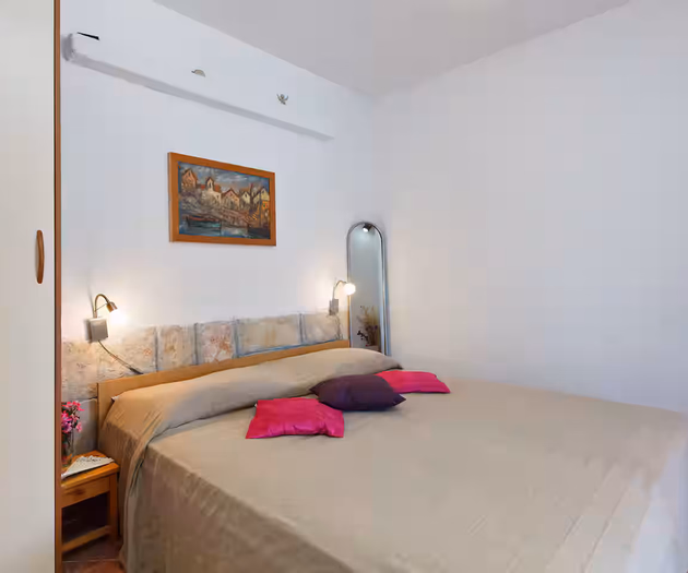 Solta beach Apartment Plaza