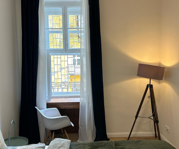 Stylish 1.5-BR Apartment in an Excellent Location