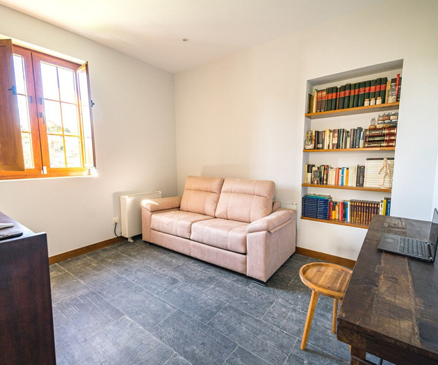 Beautiful house in Oviedo by beBalmy