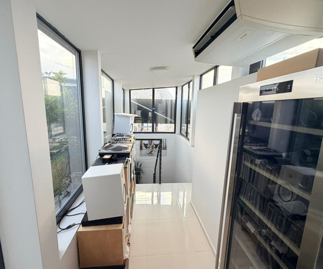 3 Bedroom Penthouse & big Roof top terrace :)