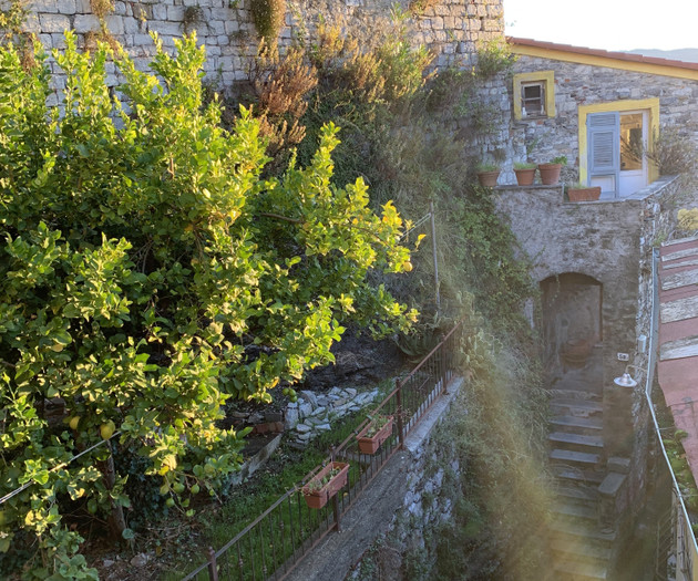 Antikes Haus neben der Burg