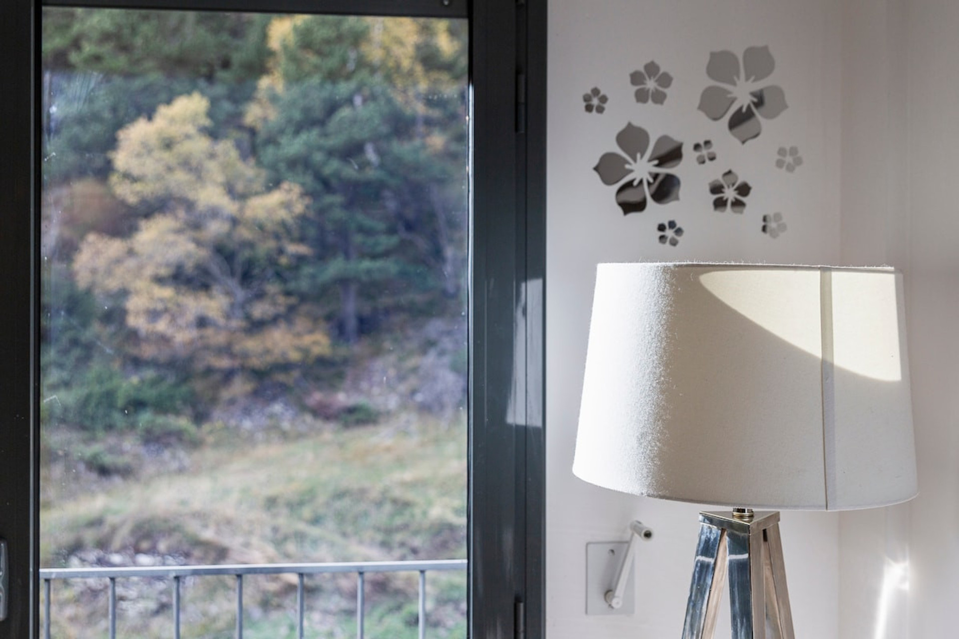 "The apartment is perfect and the situation is unbeatable. The host is attentive and very correct.I'm sure we'll be back!" - Daniel ★★★★★