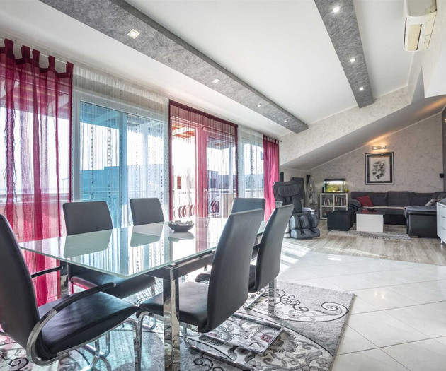 Luxury apartment close to Znjan beach w. sea view