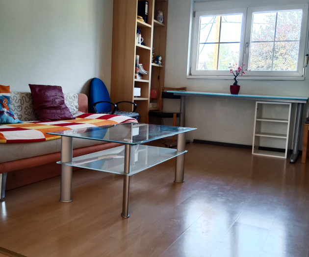 5 sepatrat bedrooms house ,U1-/S-Bahnstation near.